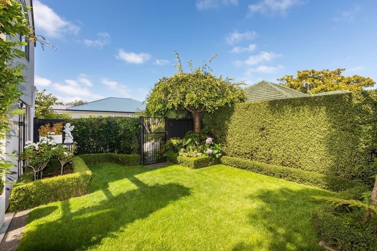 Photo of property in 2/188 Idris Road, Strowan, Christchurch, 8052