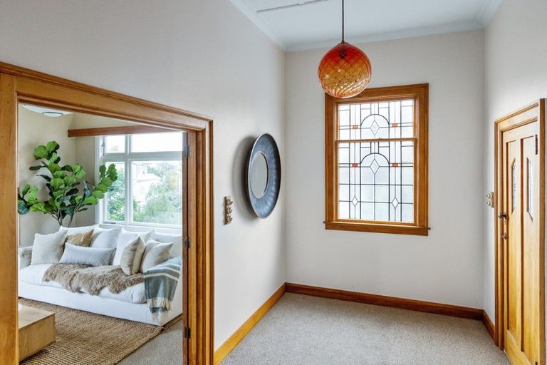 Photo of property in 18 Cobden Road, Bluff Hill, Napier, 4110