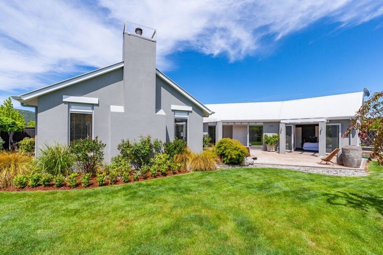 Photo of property in 26 Montgomery Crescent, Kinloch, Taupo, 3377