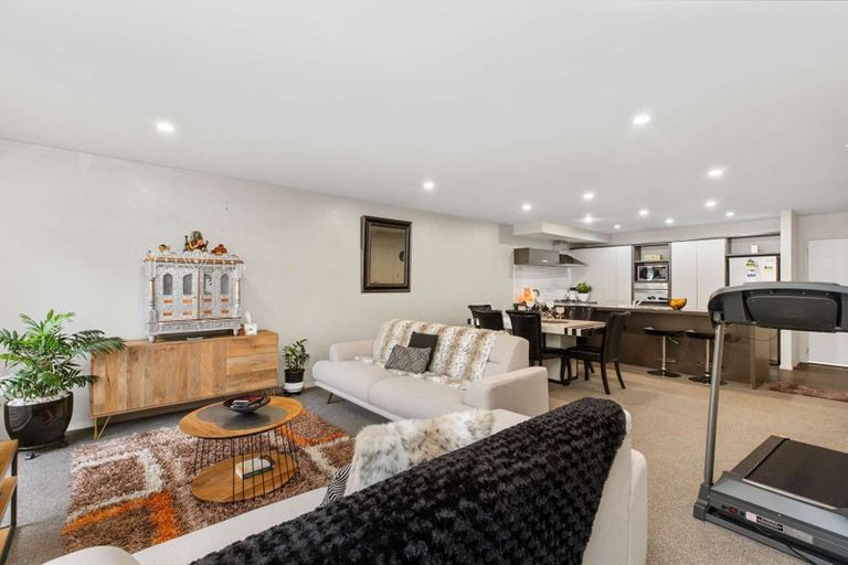 Photo of property in 42 Zabeel Crescent, Takanini, 2112