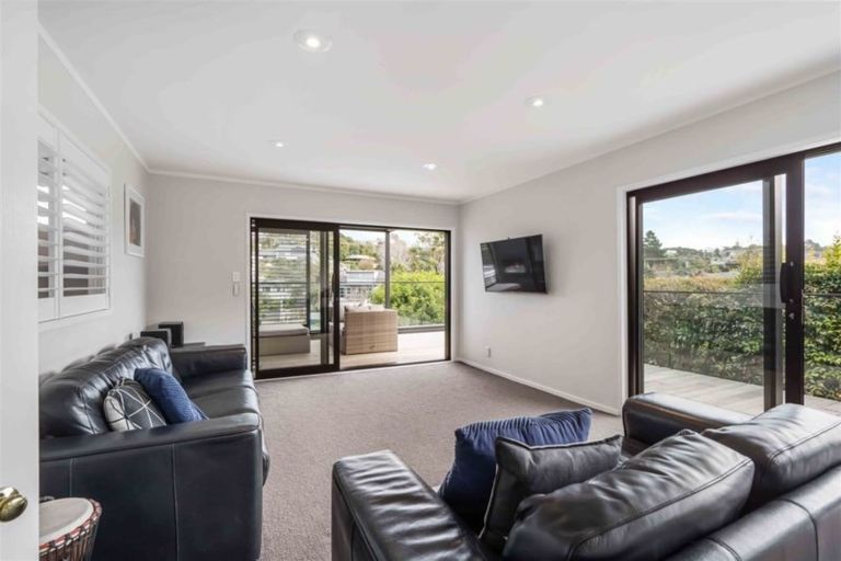 Photo of property in 595/93 Beach Road, Castor Bay, Auckland, 0620