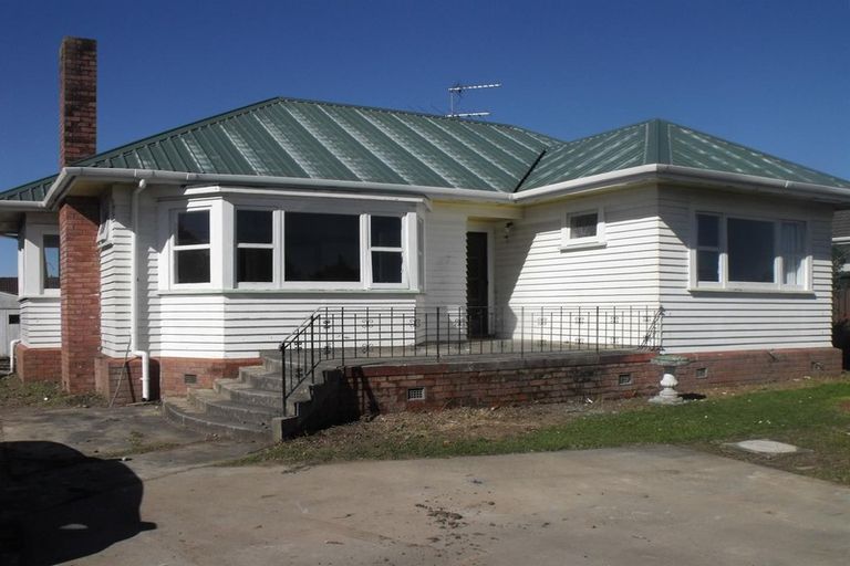 Photo of property in 102 Ridge Road, Howick, Auckland, 2014