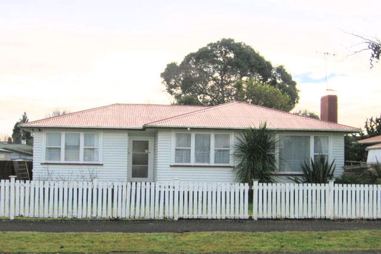 Photo of property in 14 English Street, St Andrews, Hamilton, 3200