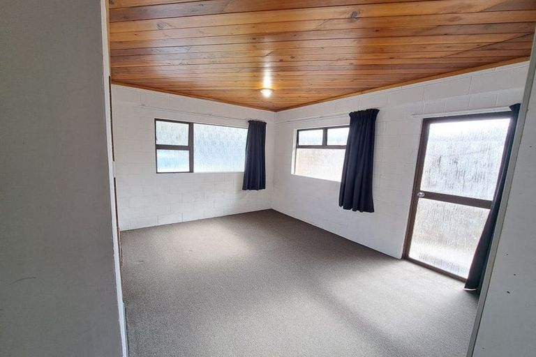 Photo of property in 8g Nevada Drive, Merrilands, New Plymouth, 4312