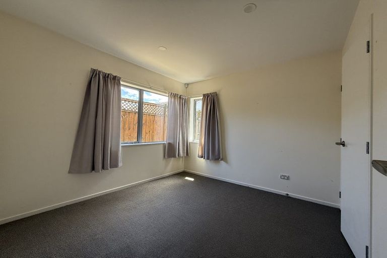 Photo of property in 24c Bradbury Road, Botany Downs, Auckland, 2010