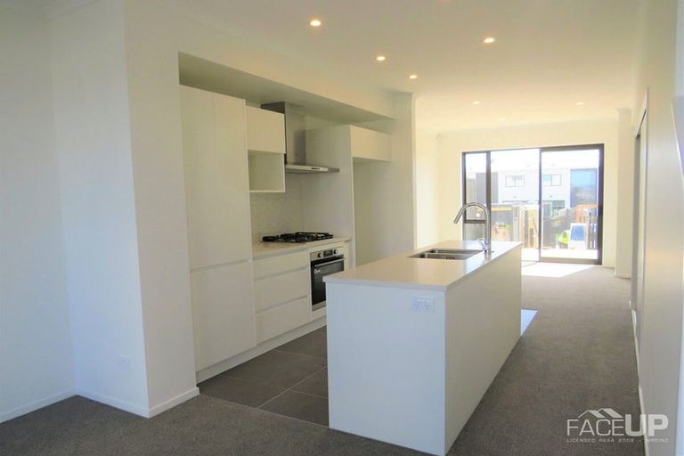 Photo of property in 9/1 Scott Road, Hobsonville, Auckland, 0616