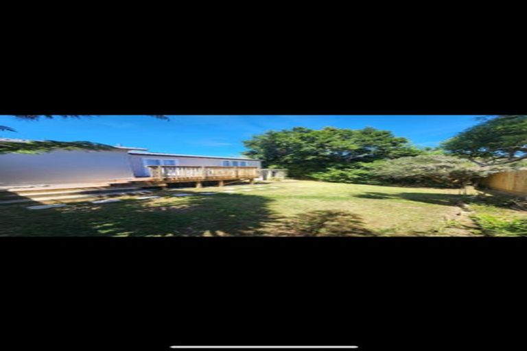 Photo of property in 2/228 East Coast Road, Forrest Hill, Auckland, 0620