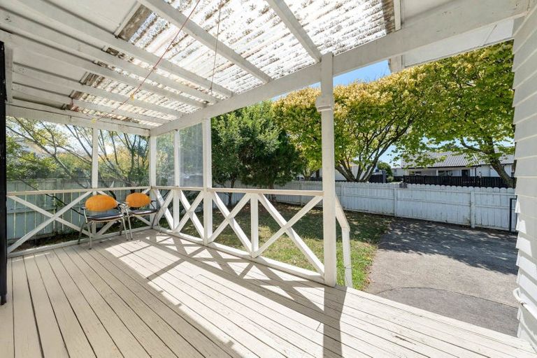 Photo of property in 12 Ussher Place, Pakuranga Heights, Auckland, 2010