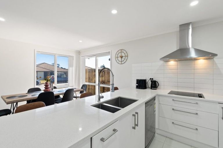 Photo of property in 4 Captain Mitchell Drive, Opaheke, Papakura, 2113