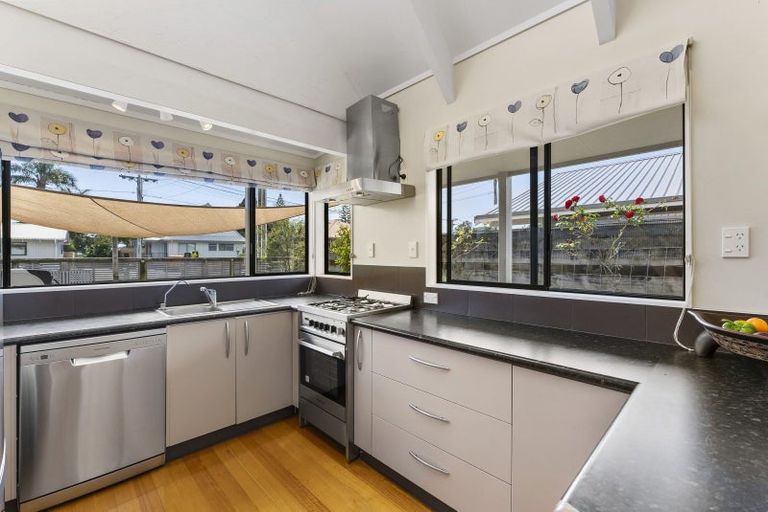 Photo of property in 75 Percy Road, Papamoa Beach, Papamoa, 3118