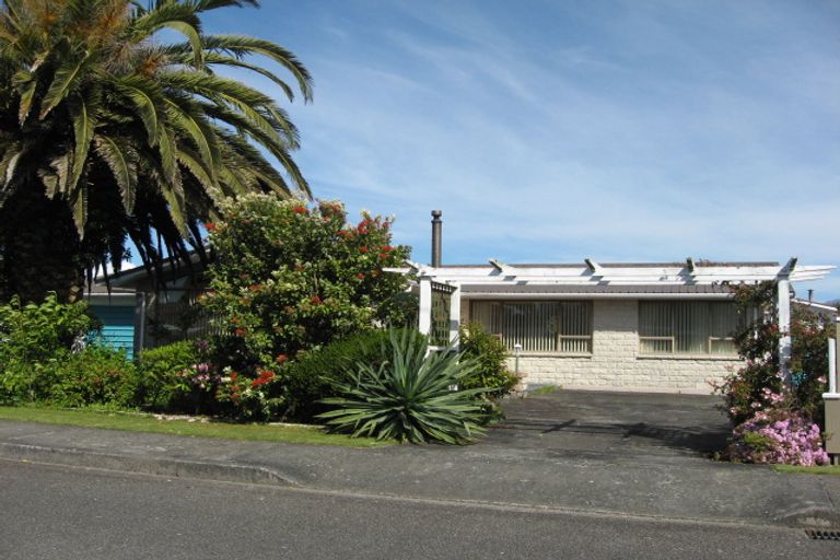 Photo of property in 1 Cook Street, Carters Beach, Westport, 7825