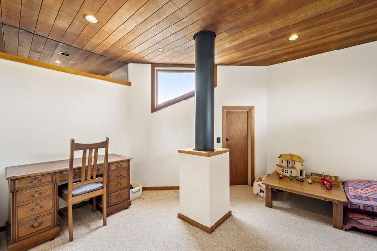 Photo of property in Lowry Cottage, 425 Fergusson Drive, Heretaunga, Upper Hutt, 5018