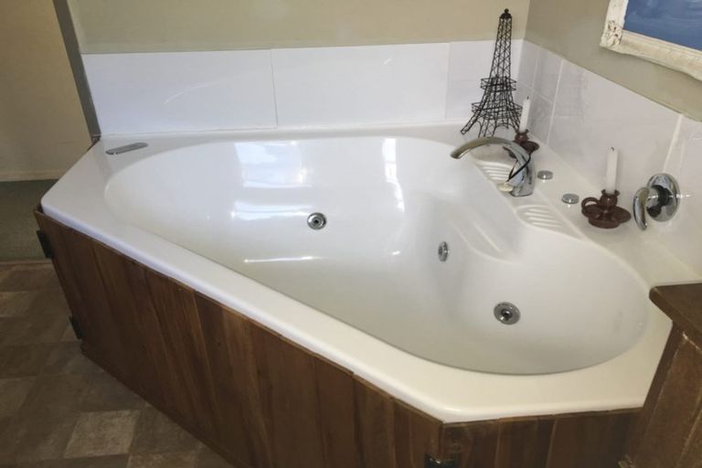 Photo of property in 17 Bledisloe Street, Ruawai, 0530