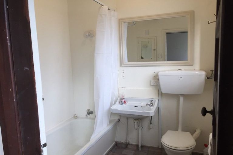 Photo of property in 100 Somerville Street, Andersons Bay, Dunedin, 9013