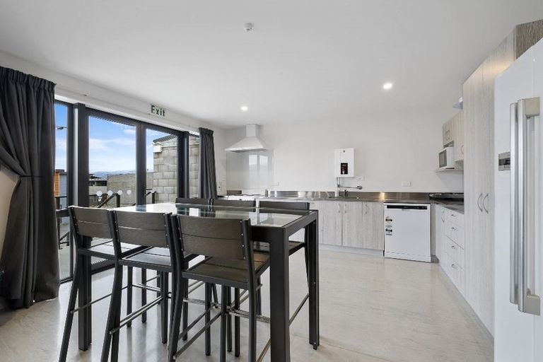 Photo of property in 16 Silverstone Drive, Cromwell, 9384