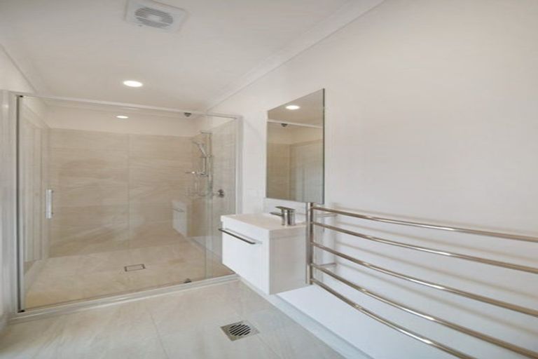 Photo of property in 5 Settlement Road, Papakura, 2110