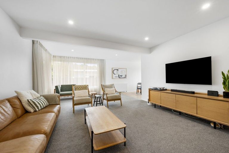 Photo of property in 50 Churton Drive, Churton Park, Wellington, 6037