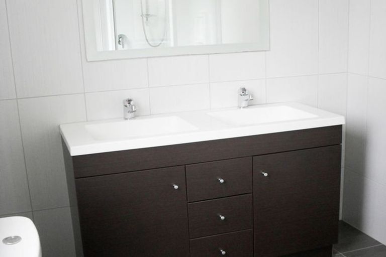 Photo of property in 10 Norma Avenue, Te Atatu South, Auckland, 0610