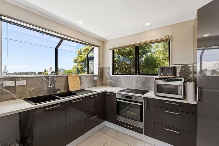 Photo of property in 33 Danube Lane, Glen Eden, Auckland, 0602