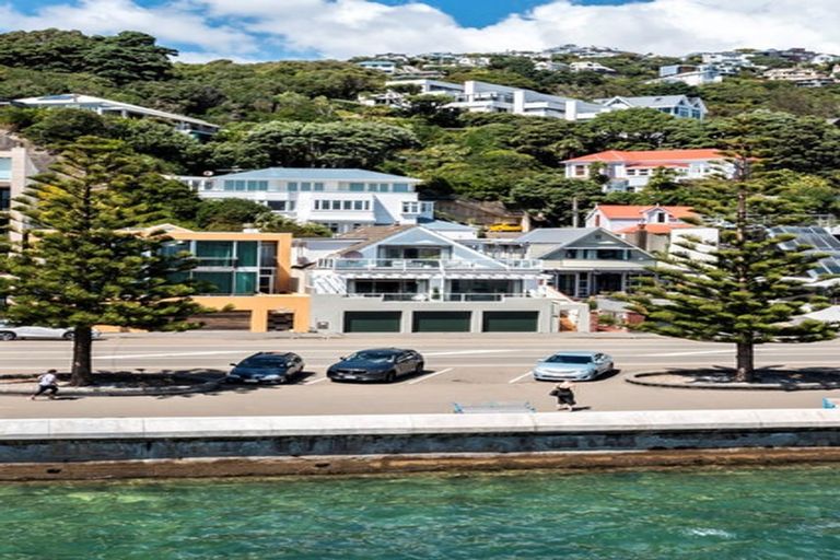 Photo of property in 338 Oriental Parade, Oriental Bay, Wellington, 6011