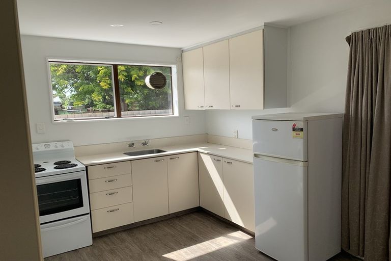 Photo of property in 2/32 Prestons Road, Redwood, Christchurch, 8051