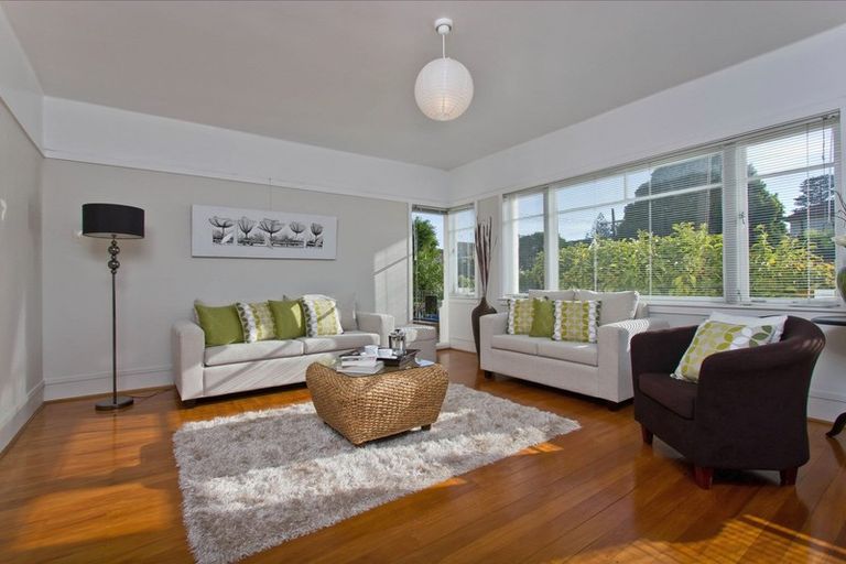 Photo of property in 1/1 Marau Crescent, Mission Bay, Auckland, 1071