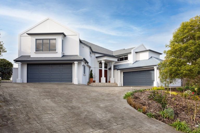 Photo of property in 33 Ruapehu Drive, Fitzherbert, Palmerston North, 4410
