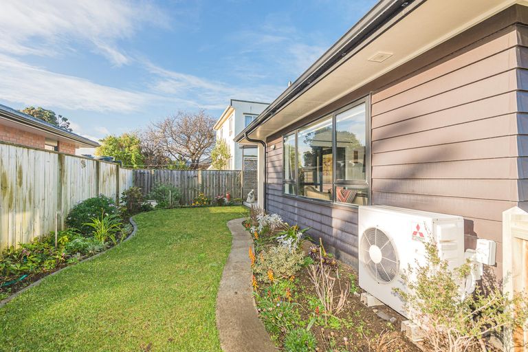 Photo of property in 28 Purnell Street, College Estate, Whanganui, 4500