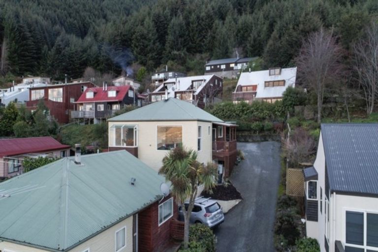 Photo of property in 15b Wye Place, Fernhill, Queenstown, 9300