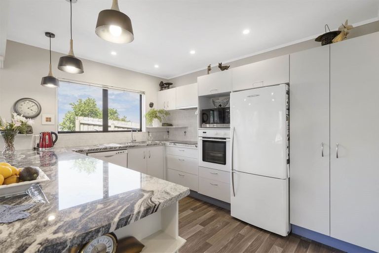 Photo of property in 88 Tauranga Place, Orewa, 0931