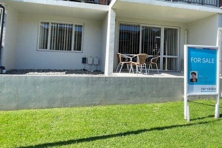 Photo of property in 2/25 Opito Way, East Tamaki, Auckland, 2013