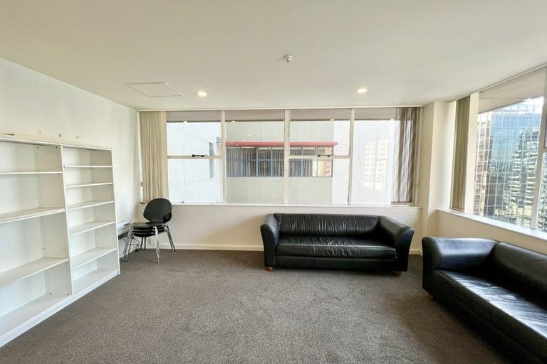 Photo of property in Terrace Tower Apartments, 10a/126 The Terrace, Wellington Central, Wellington, 6011
