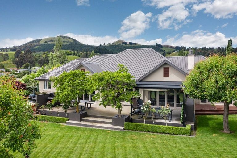 Photo of property in 5 Orchard Grove, East Taieri, Mosgiel, 9024