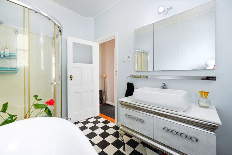 Photo of property in 4 Valley Terrace, Hamilton Central, Hamilton, 3204