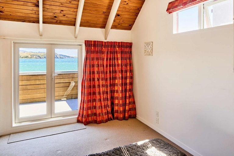 Photo of property in 21 Moana Road, Plimmerton, Porirua, 5026
