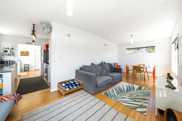 Photo of property in 2b Cherry Grove, Strathmore Park, Wellington, 6022