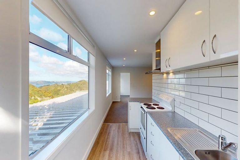 Photo of property in 2/25 Kitchener Terrace, Johnsonville, Wellington, 6037