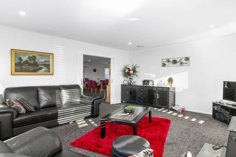 Photo of property in 33 Silver Springs Boulevard, Mosgiel, 9024