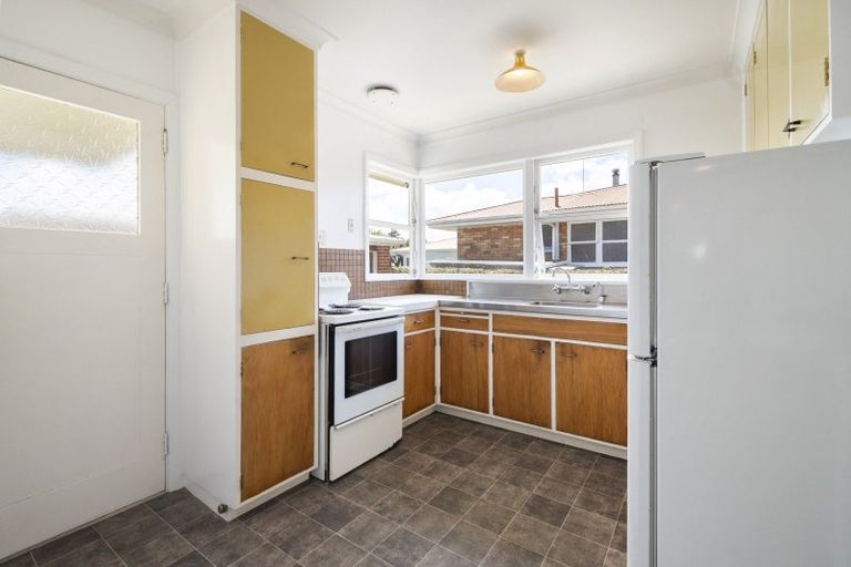 Photo of property in 19 Henare Street, West End, Palmerston North, 4412