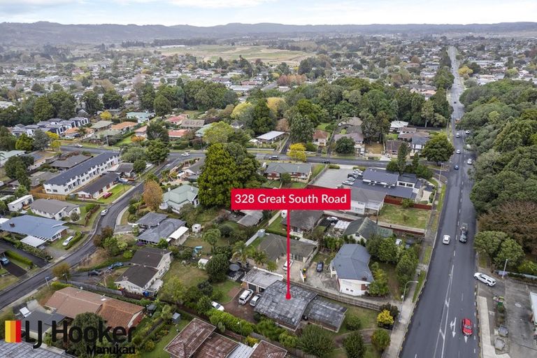 Photo of property in 328 Great South Road, Opaheke, Papakura, 2113