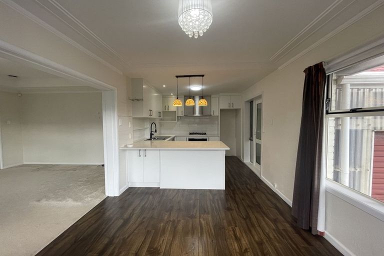 Photo of property in 1/143 Shakespeare Road, Milford, Auckland, 0620