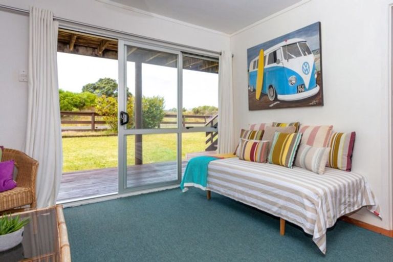 Photo of property in 10 Marine Parade, Cooks Beach, Whitianga, 3591