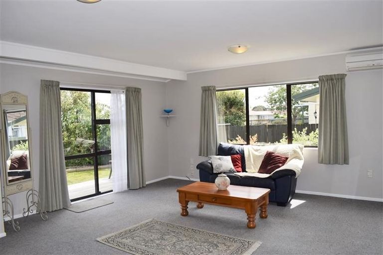 Photo of property in 15a Te Manuao Road, Otaki, 5512