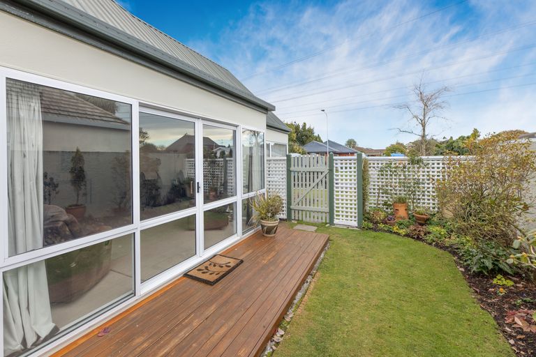 Photo of property in 46 Westgrove Avenue, Avonhead, Christchurch, 8042