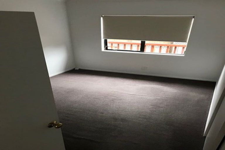 Photo of property in 2/23 William Souter Street, Forrest Hill, Auckland, 0620