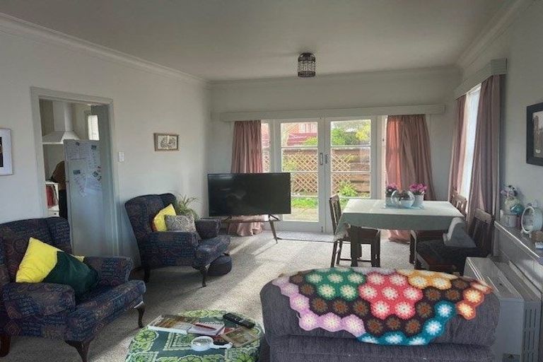 Photo of property in 20 Stanley Street, Levin, 5510