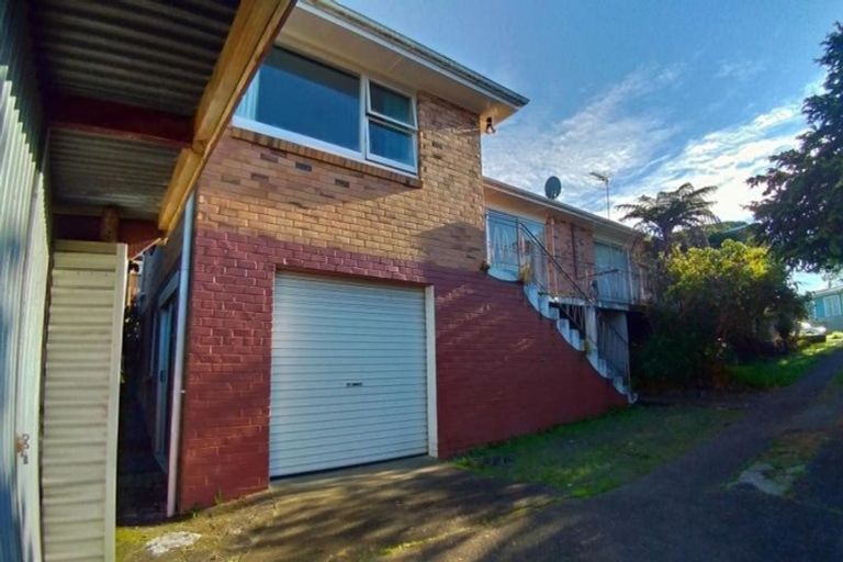 Photo of property in 2/5 Addison Drive, Glendene, Auckland, 0602