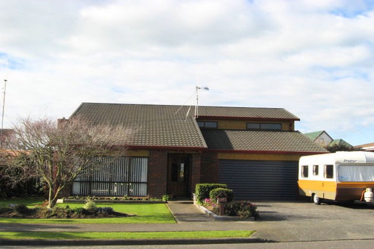 Photo of property in 67 Highbury Drive, Levin, 5510