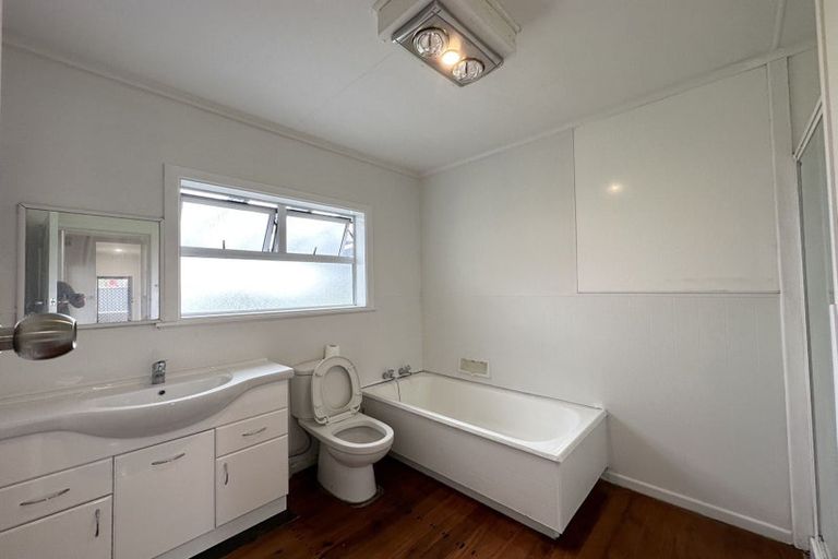 Photo of property in 18 Cambridge Terrace, Papatoetoe, Auckland, 2025