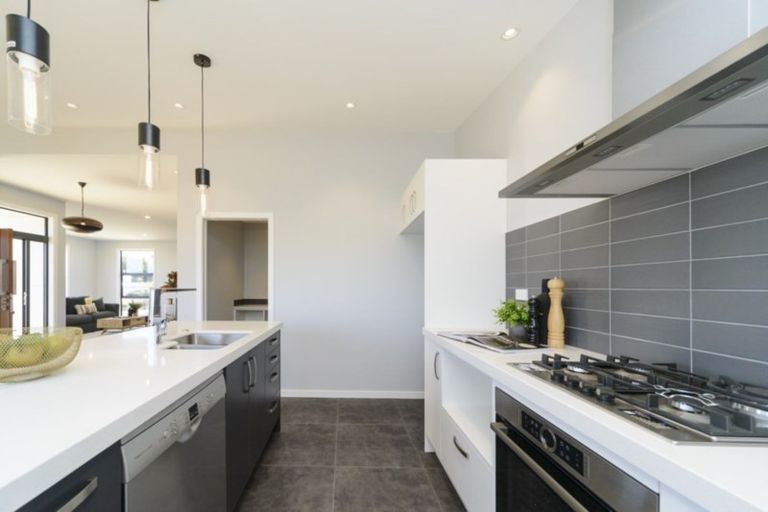 Photo of property in 3 Vaucluse Heights, Fitzherbert, Palmerston North, 4410